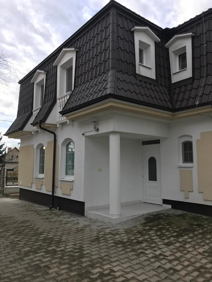 Penzion Aniko Diakovce-Sala Kültér fotó